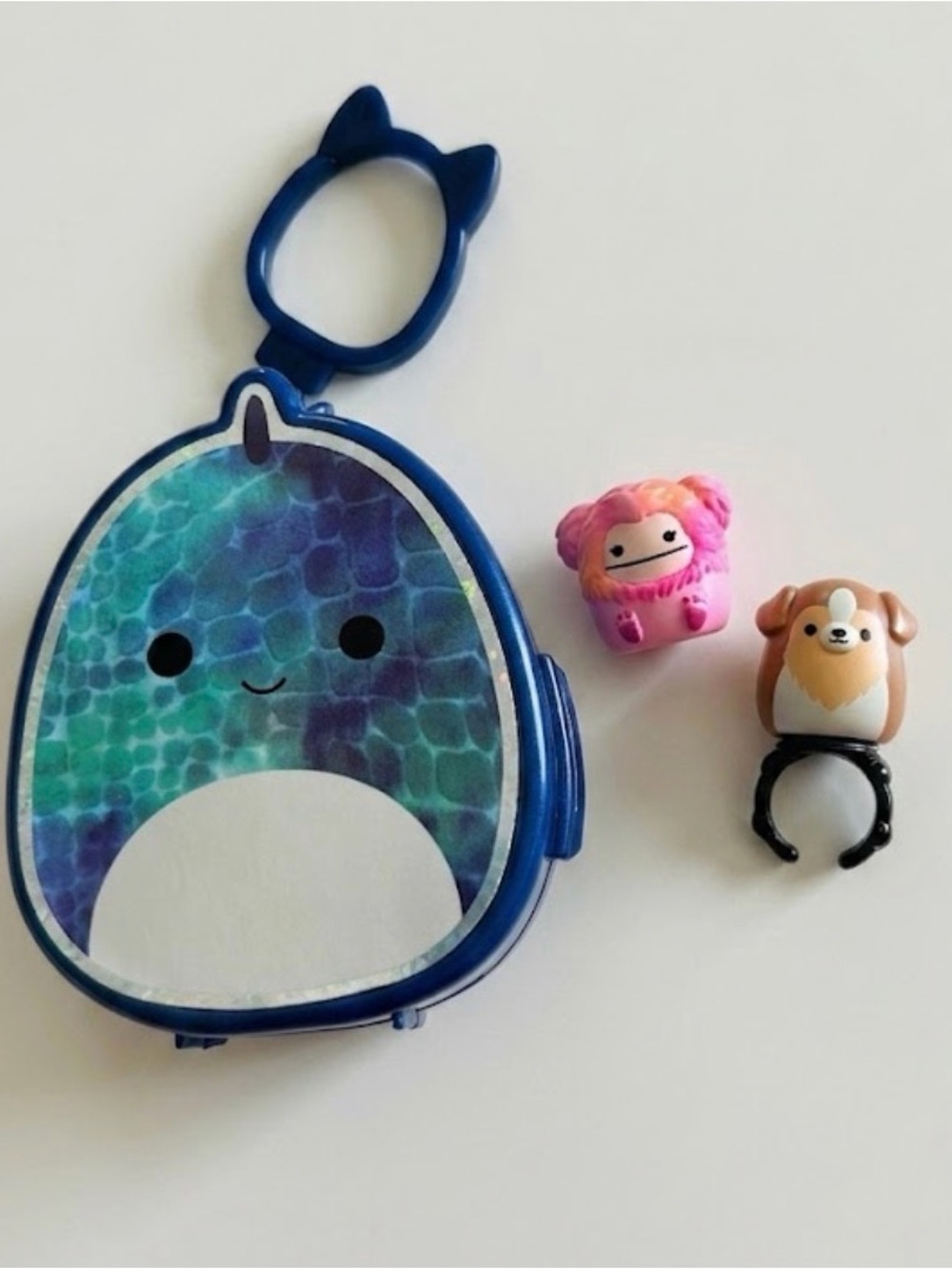 Squishmallow Squishalonga Clipalongs Kids Toy Keychain & Mini Figures Ring Case